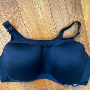 Victoria’s Secret Incredible Lightweight Sports Bra 38DD Black with Mesh